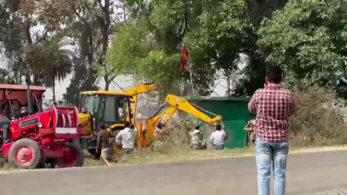 बुलडोजर की गरज, अवैध कब्जे खत्म, प्रशासन का सख्त एक्शन