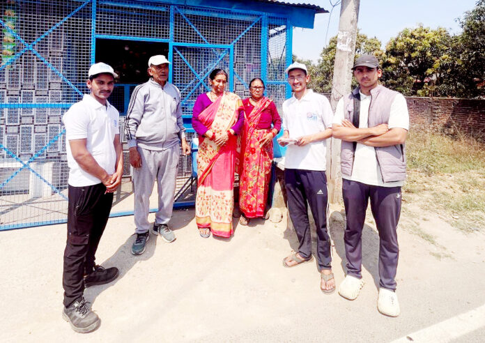 सामाजिक बुराइयों से बचाव के लिए प्रेरित करते स्वयंसेवक