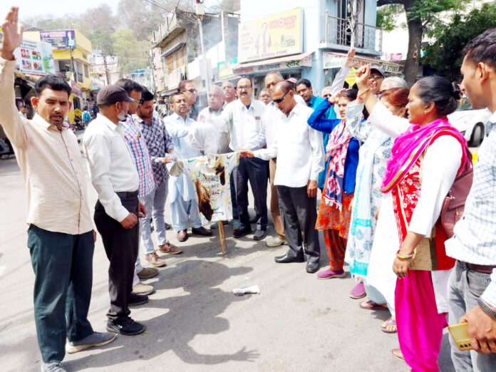 न्याय की लड़ाई में जनता एकजुट, दमन के खिलाफ गूंजा विरोध
