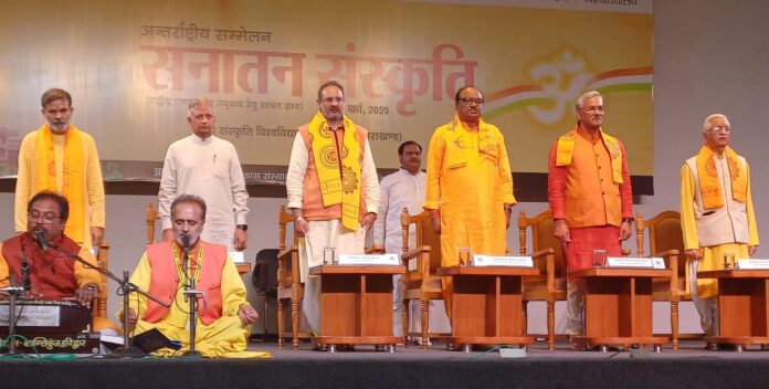 सनातन बनाम पश्चिम विचारधारा पर गरमाई बहस, मंथन जारी