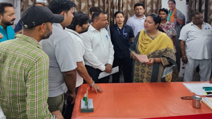 कर्मचारी हक़ के लिए एकजुट, सरकार से की सीधी बात