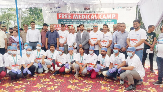 स्वास्थ्य सेवा में समर्पण, जंगल के रक्षकों को मिला सच्चा सम्मान.