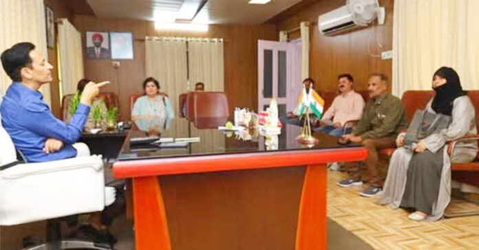 फर्जीवाड़े की शिकायत पर भड़के आयुक्त, दिए सख्त आदेश
