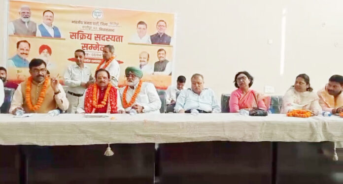 भाजपा नेताओं के जोश में डूबा कार्यकर्ताओं का हुजूम