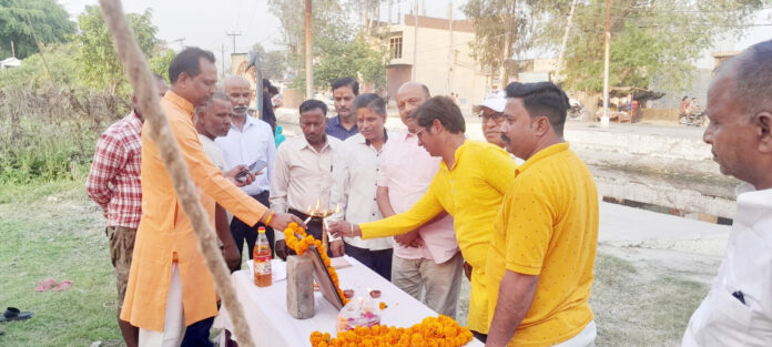 दीपों की रोशनी में छठ महापर्व की अलौकिक छटा