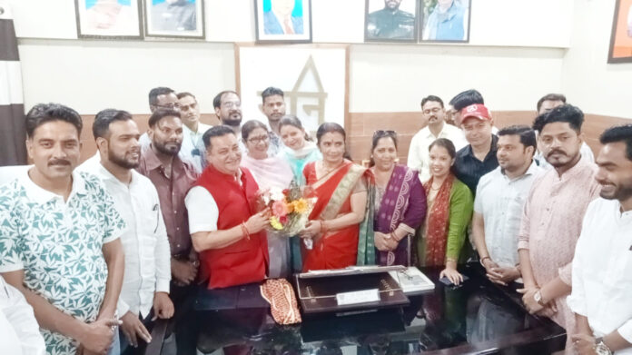 पार्षदों ने किया महापौर का भव्य स्वागत और सम्मान
