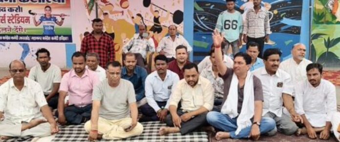 वंदना के सम्मान में कांग्रेस का उग्र धरना प्रदर्शन जारी