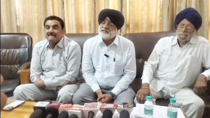विधायक त्रिलोक सिंह चीमा ने ली प्रेस