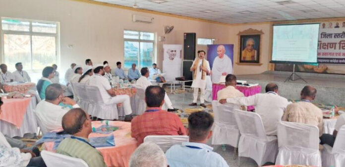 शिविर में जोश से लबरेज कांग्रेस कार्यकर्ताओं की उमंगें।