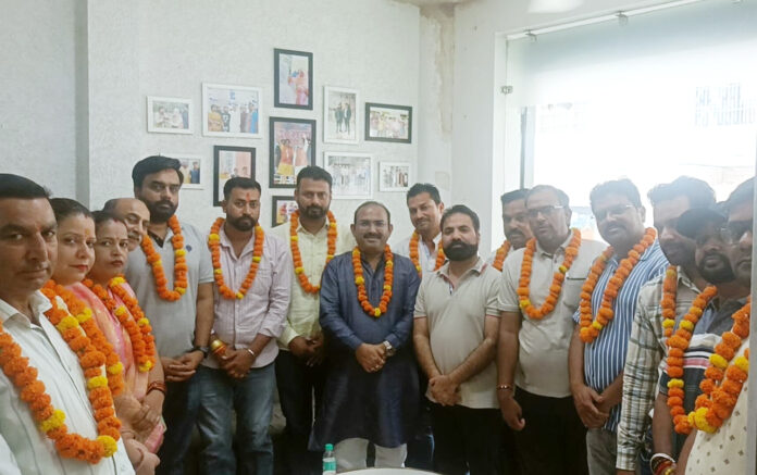 भाजपा पदाधिकारियों का गर्मजोशी से हुआ भव्य स्वागत समारोह