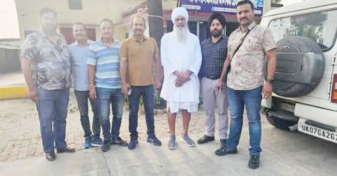 STF की गिरफ्तारी में छिपा कातिल बाबा अनूप सिंह।