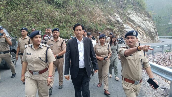कैंची धाम तैयार, सुरक्षा और सेवा में जुटा प्रशासन।