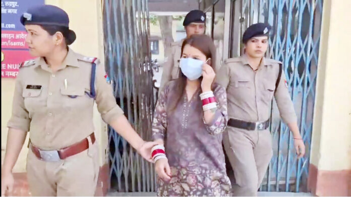 दिल और जेब दोनों लूटती पकड़ाई गई 'लुटेरी दुल्हन' हीना।