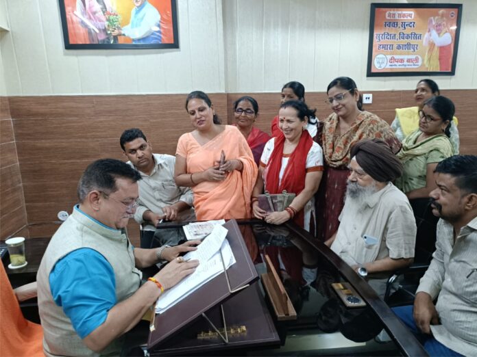काशीपुर बदल रहा है, दीपक बाली से निखर रहा है।