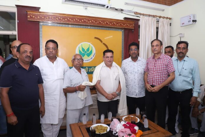 महापौर दीपक बाली का अनाज मंडी व्यापारियों ने किया भव्य स्वागत