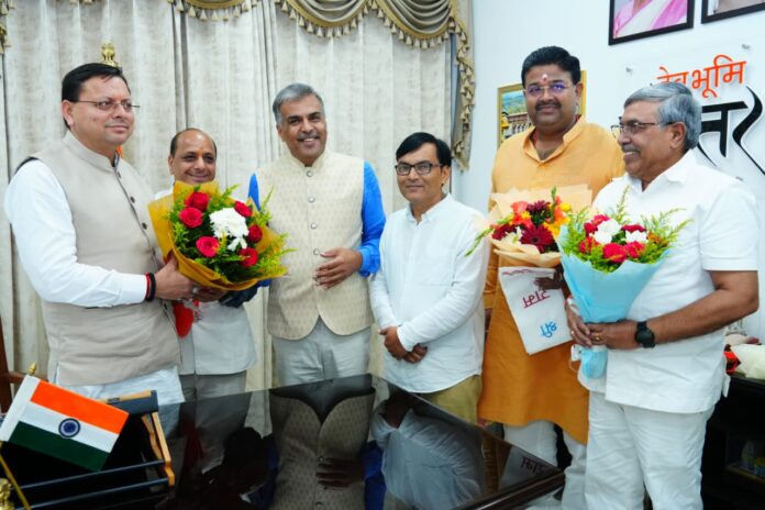 मुख्यमंत्री संग नई टीम ने भविष्य की जीत का संकल्प