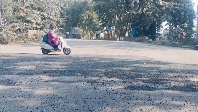 टल्लों में दबा विकास, गड्ढों में समाई जिम्मेदारी