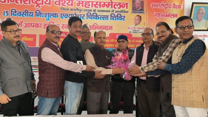 मुख्य अतिथि देवेंद्र कुमार अग्रवाल ने किया निःशुल्क एक्यूप्रेशर चिकित्सा शिविर का शुभारम्भ