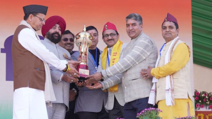 उत्तराखंड संस्कृत अकादमी की झांकी ने दिखाया सांस्कृतिक गौरव
