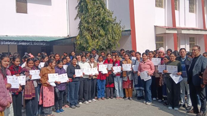 विद्यार्थियों ने उत्साह और ज्ञान से परीक्षा केंद्र को रोशन किया