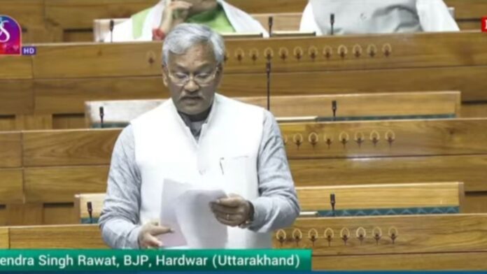 संसद में पीरूल और रेज़िन के उपयोग पर त्रिवेन्द्र सिंह रावत