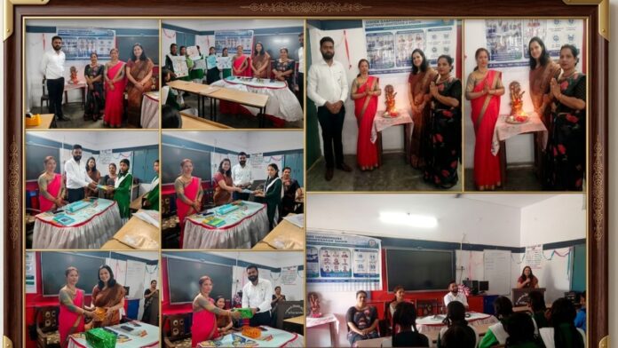 मां शारदे के सम्मुख दीप प्रज्वलित कर भविष्य गढ़तीं होनहार छात्राएं