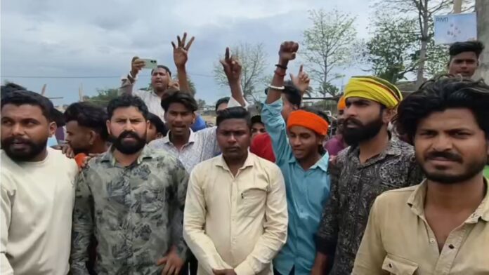 आस्था के मेले में अन्याय के खिलाफ आक्रोशित जनता की हुंकार।