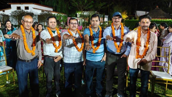 शान्तिकुंज कल्याण समिति की नई कार्यकारिणी का शपथ समारोह।